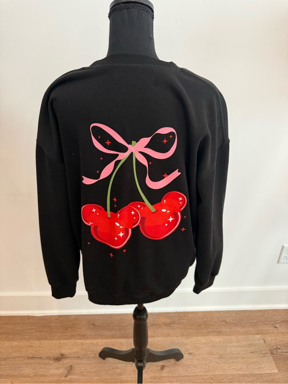 Disney cherries sweatshirt size medium worn once like new condition - Picture 3 of 4
